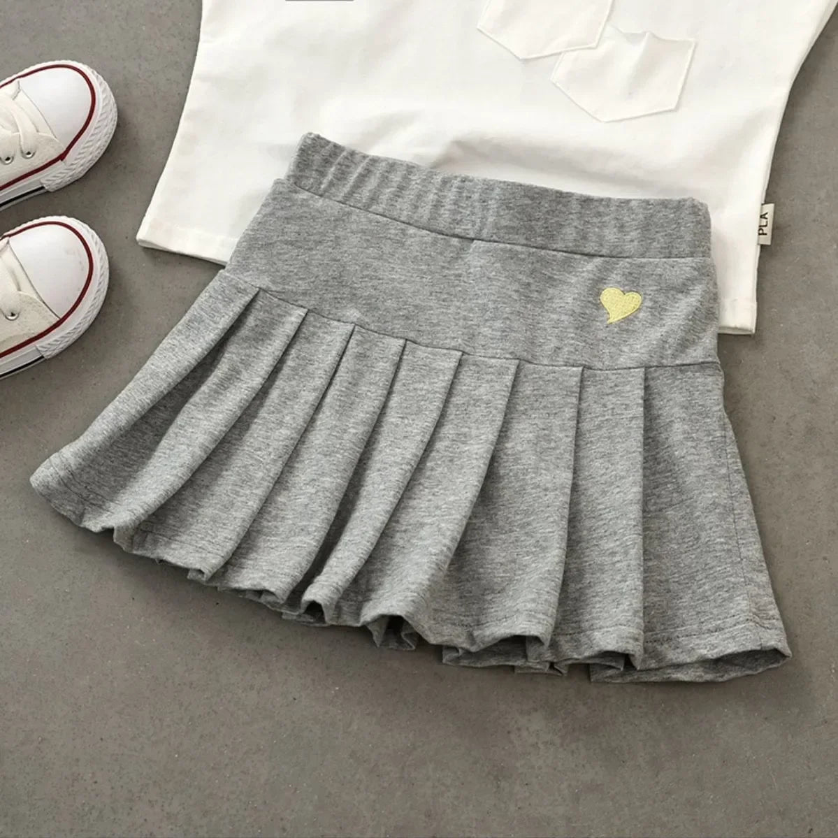 JK Skirt Shorts Children Miniskirt Summer Girls Candy Color Embroidered Heart Design  Simple Pleated Skirt Safety Pants Design
