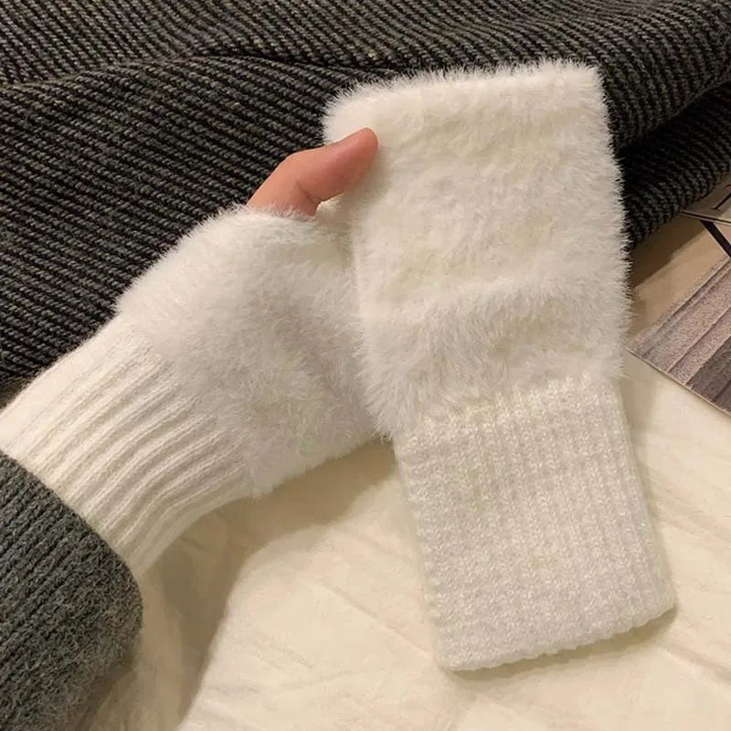 New Ins Style Half Finger Plush Gloves High Value Princess Warm Winter Touchscreen Gloves for Students in Class