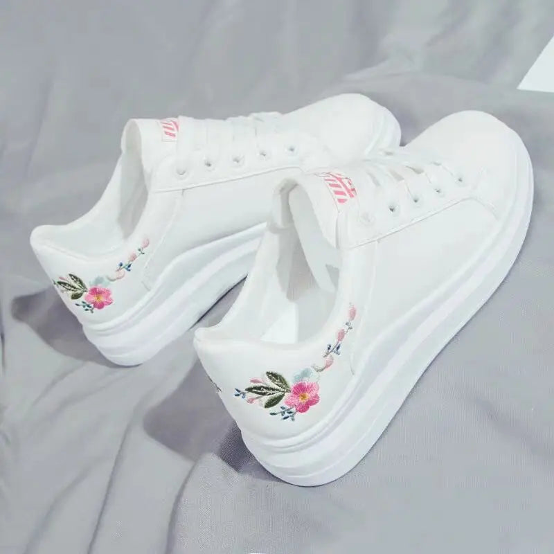 Shoes 2025 Women Running Spring Autumn Fashion White Breathable Embroidered Flower Lace-Up Casual Sneakers Zapatos De Mujer